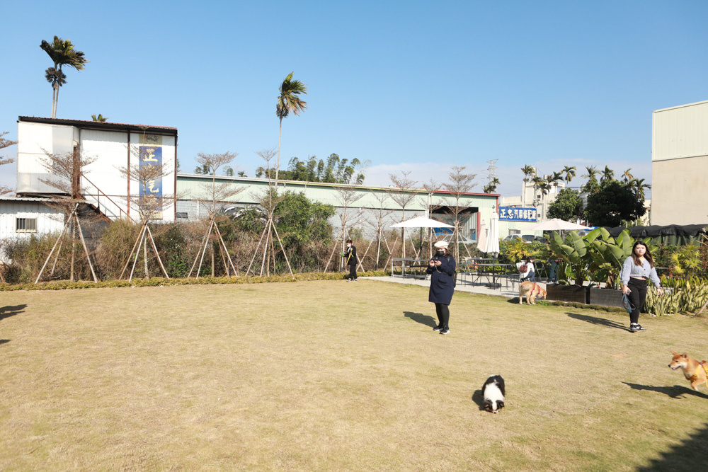 台中后里美食｜HOY Cafe。寵物友善餐廳、后里最美早午餐、后里景觀餐廳、鄰近麗寶Outlet Mall