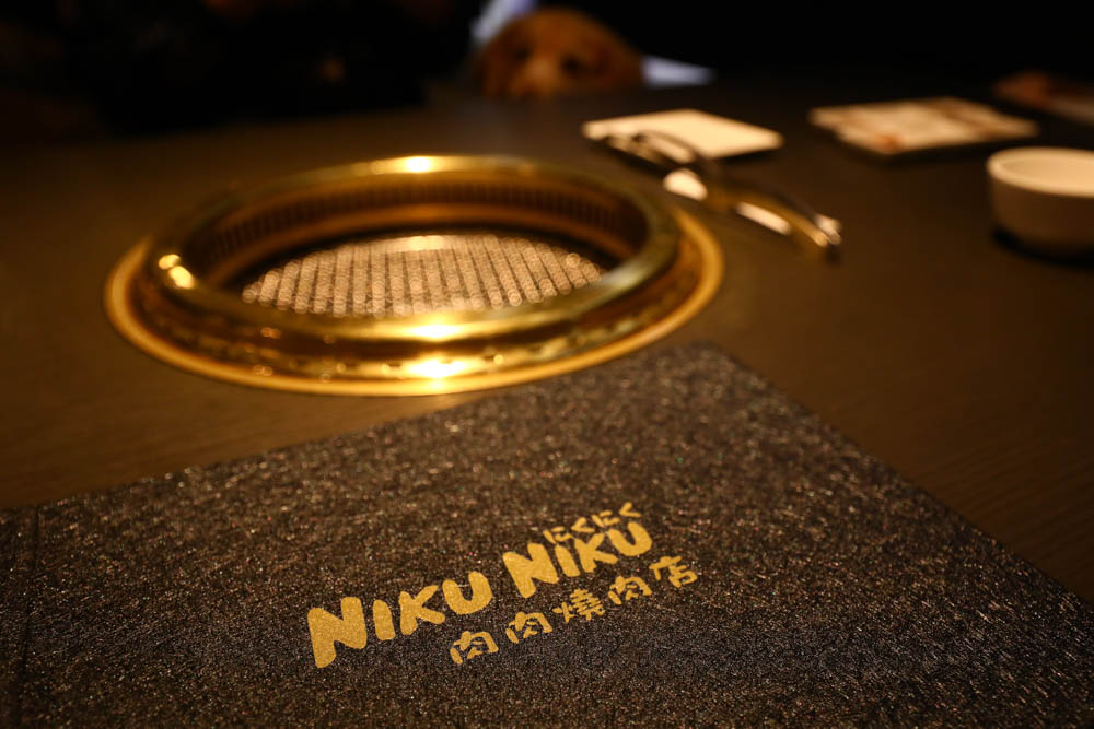 台中美食｜NikuNiku肉肉燒肉朝馬店、免費狗狗肉肉餐、寵物友善餐廳、套餐單點