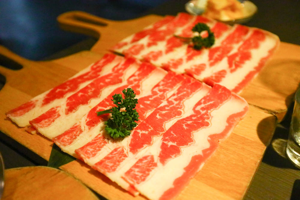 台中美食｜NikuNiku肉肉燒肉朝馬店、免費狗狗肉肉餐、寵物友善餐廳、套餐單點