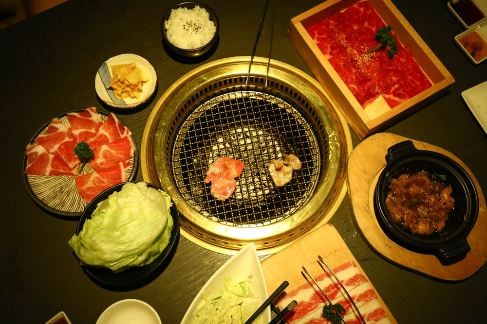 台中美食｜NikuNiku肉肉燒肉朝馬店、免費狗狗肉肉餐、寵物友善餐廳、套餐單點