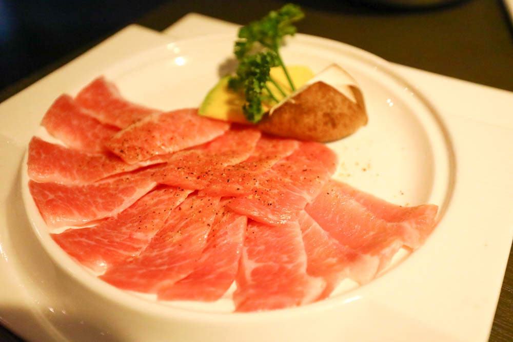 台中美食｜NikuNiku肉肉燒肉朝馬店、免費狗狗肉肉餐、寵物友善餐廳、套餐單點