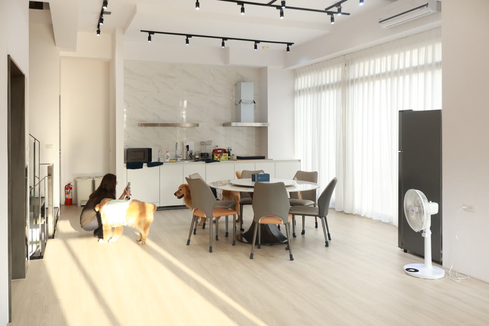 台南安平民宿。衡定理包棟電梯民宿 澤居。寵物友善民宿、全新裝潢新開幕、臨近安平老街、觀系平台！！