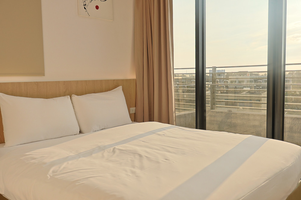 台南安平民宿。衡定理包棟電梯民宿 澤居。寵物友善民宿、全新裝潢新開幕、臨近安平老街、觀系平台！！