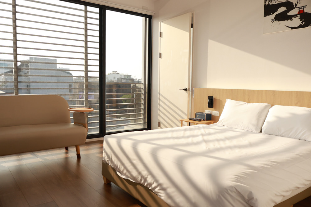 台南安平民宿。衡定理包棟電梯民宿 澤居。寵物友善民宿、全新裝潢新開幕、臨近安平老街、觀系平台！！