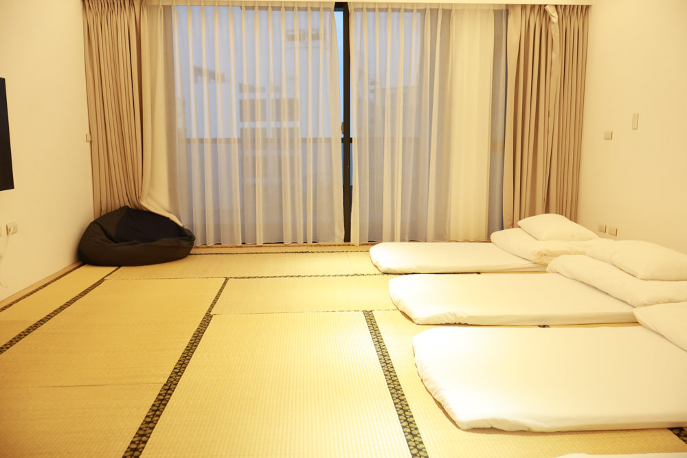 衡定理台南安平包棟民宿 定言豪宅館｜寵物友善民宿、氣派豪華裝潢、日式榻榻米檜木浴池家庭套房