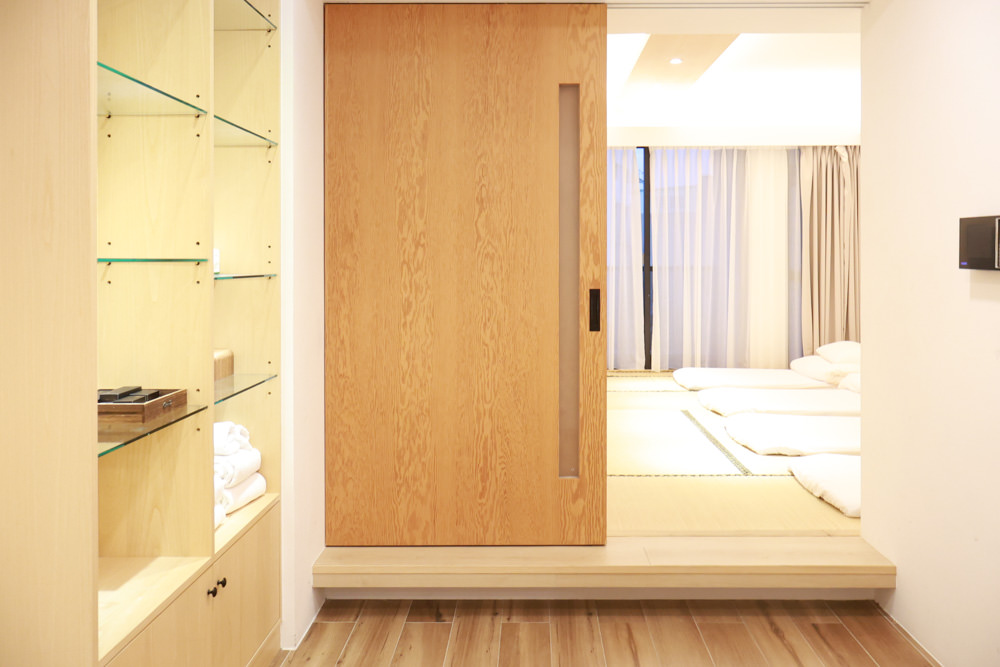 衡定理台南安平包棟民宿 定言豪宅館｜寵物友善民宿、氣派豪華裝潢、日式榻榻米檜木浴池家庭套房