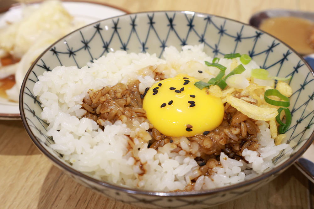 台南安平美食｜屋裏的湯。寵物友善餐廳、台南最美的鹹粿雞湯店、精燉養生暖心湯品、創意鹹粿