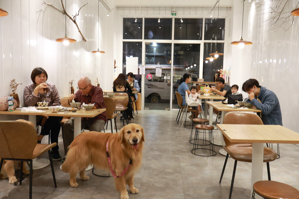 台南安平美食｜屋裏的湯。寵物友善餐廳、台南最美的鹹粿雞湯店、精燉養生暖心湯品、創意鹹粿