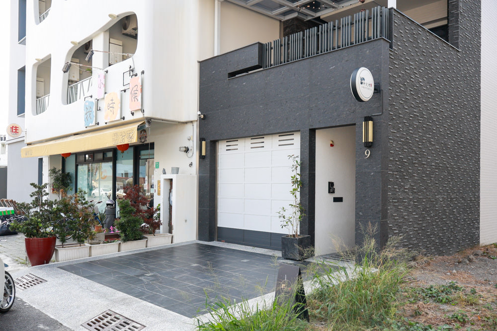 衡定理台南安平包棟民宿 定言豪宅館｜寵物友善民宿、氣派豪華裝潢、日式榻榻米檜木浴池家庭套房