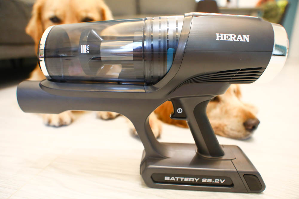 HERAN禾聯智慧感應雙HEPA無線吸塵器 HVC-35EP010｜塵蟎吸頭、超強吸水配件，毛小孩尿尿一吸就清潔乾淨、寵物家庭必備神器！