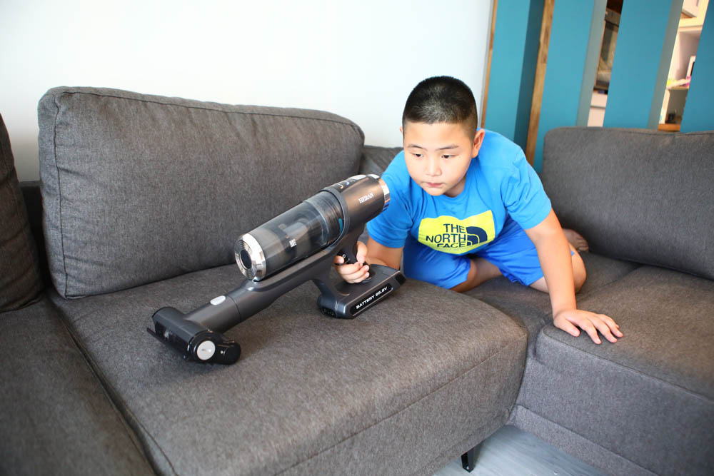 HERAN禾聯智慧感應雙HEPA無線吸塵器 HVC-35EP010｜塵蟎吸頭、超強吸水配件，毛小孩尿尿一吸就清潔乾淨、寵物家庭必備神器！