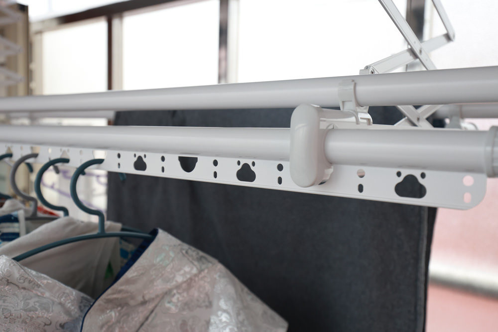 HCG和成豪華四桿款電動曬衣機。紫外線殺菌燈、遙控升降、寵物家庭居家晾曬大升級、陽台曬衣電動化 - 第15張圖 HCG和成豪華四桿款電動曬衣機。紫外線殺菌燈、遙控升降、寵物家庭居家晾曬大升級、陽台曬衣電動化