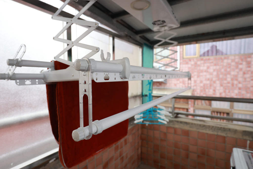 HCG和成豪華四桿款電動曬衣機。紫外線殺菌燈、遙控升降、寵物家庭居家晾曬大升級、陽台曬衣電動化 - 第21張圖 HCG和成豪華四桿款電動曬衣機。紫外線殺菌燈、遙控升降、寵物家庭居家晾曬大升級、陽台曬衣電動化