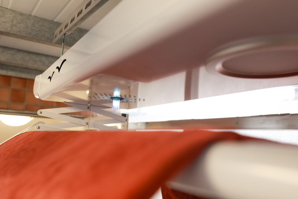 HCG和成豪華四桿款電動曬衣機。紫外線殺菌燈、遙控升降、寵物家庭居家晾曬大升級、陽台曬衣電動化 - 第9張圖 HCG和成豪華四桿款電動曬衣機。紫外線殺菌燈、遙控升降、寵物家庭居家晾曬大升級、陽台曬衣電動化