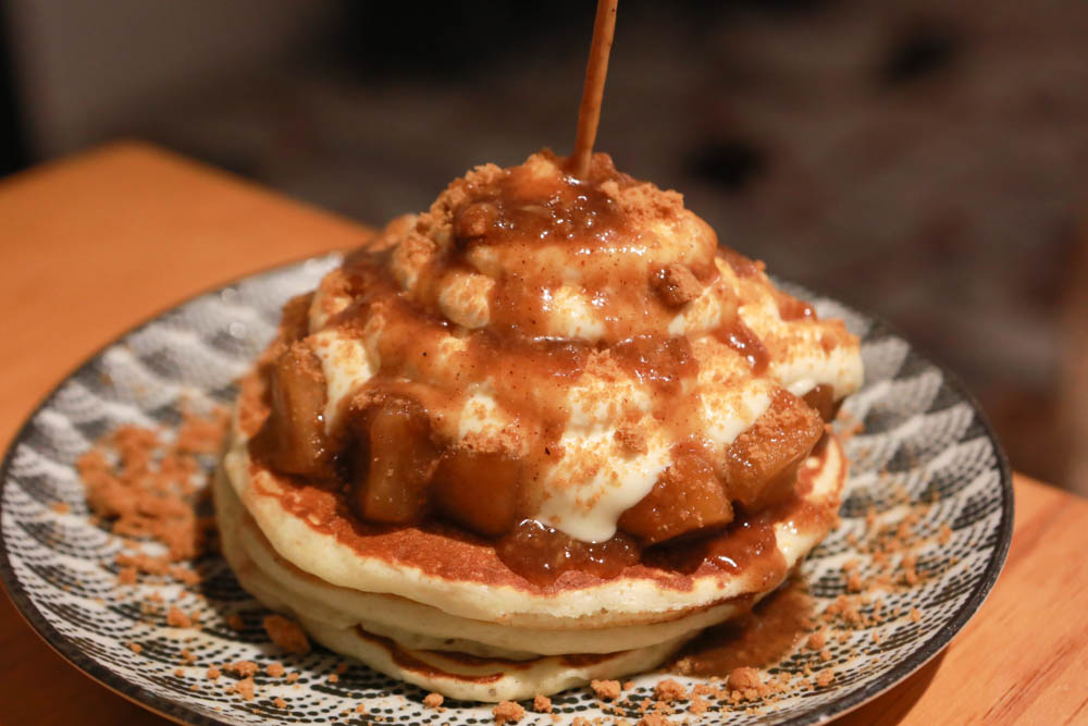 墾丁恆春美食｜喜喜美式餐廳（恆春小吃部）。寵物友善餐廳、手打漢堡、健康豐盛早午餐