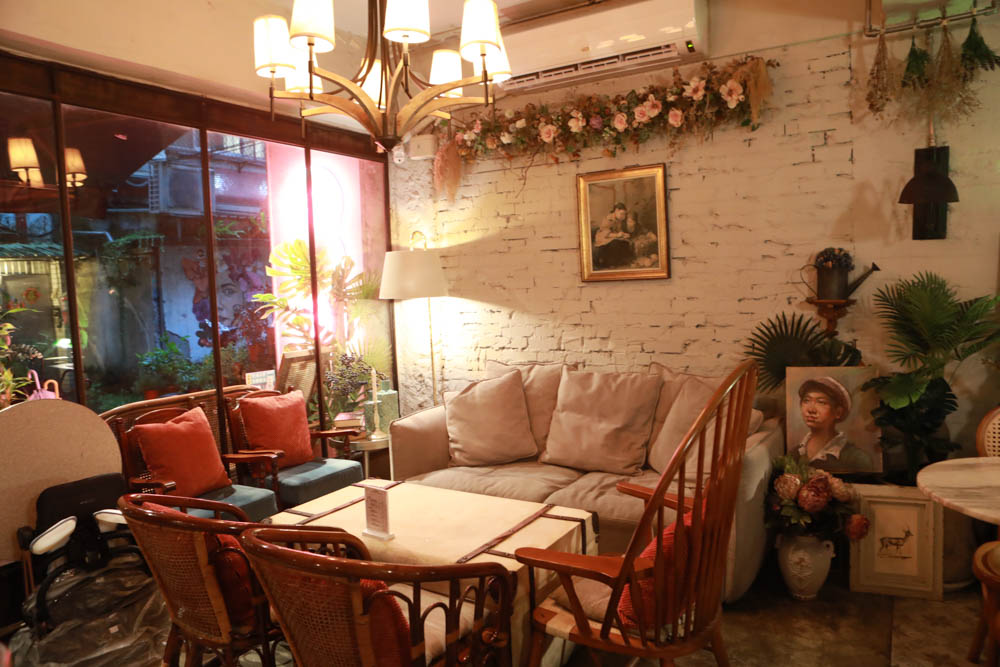 台北東區美食｜Old Seat Restaurant.Cafe川酒＆咖啡。寵物友善餐廳、復古川菜餐酒館、道地川菜