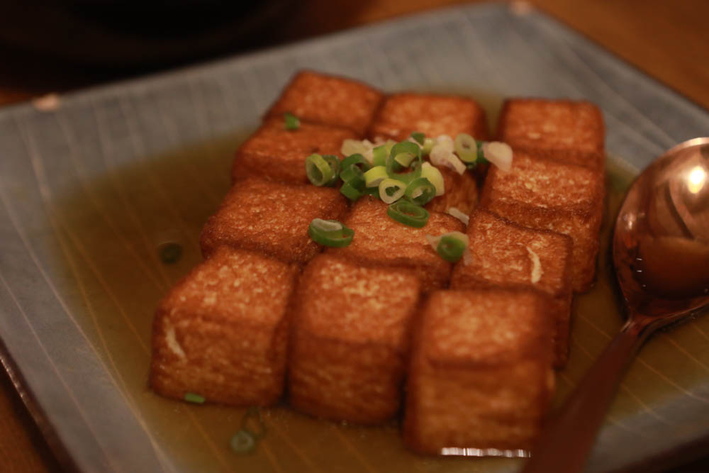 台北東區美食｜Old Seat Restaurant.Cafe川酒＆咖啡。寵物友善餐廳、復古川菜餐酒館、道地川菜