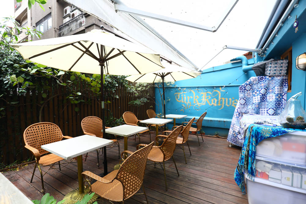 台北大安美食｜登陸土星土耳其咖啡 Saturn Landing Turkish Coffee。土耳其燉菜以及超特別的土耳其咖啡甜點、寵物友善餐廳