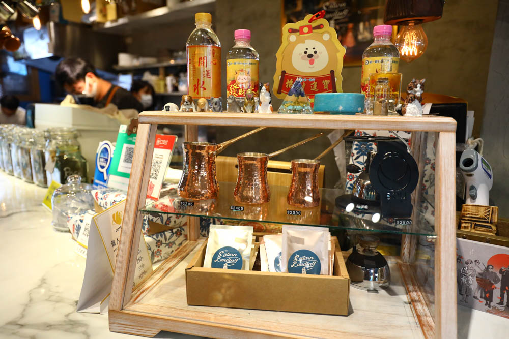 台北大安美食｜登陸土星土耳其咖啡 Saturn Landing Turkish Coffee。土耳其燉菜以及超特別的土耳其咖啡甜點、寵物友善餐廳