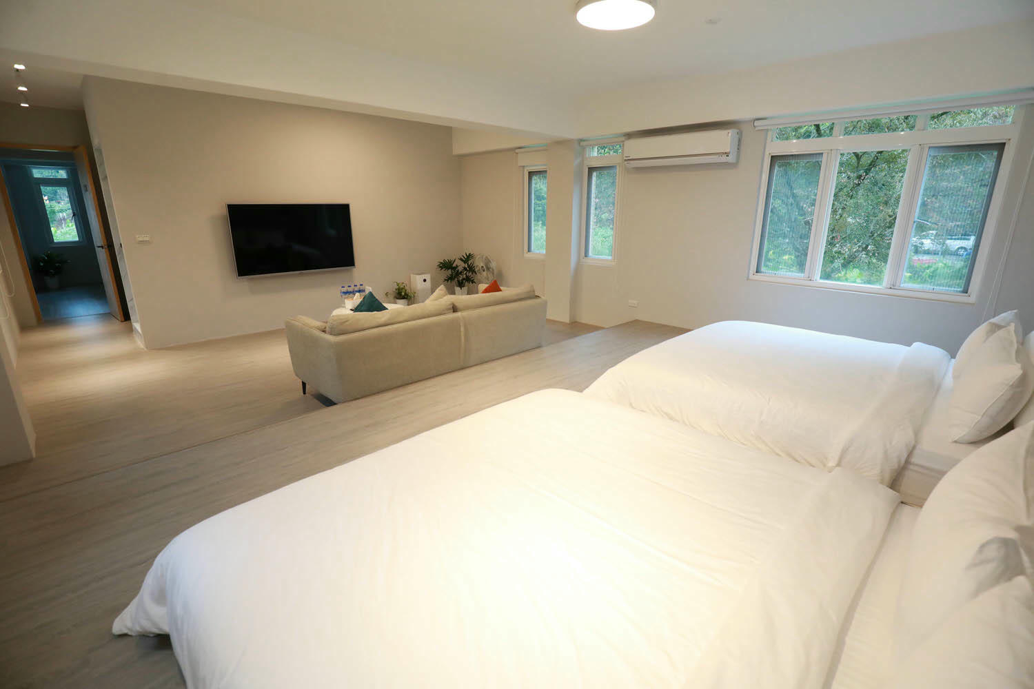 南投埔里｜享想旅宿 REVEL VILLA 。南投寵物友善民宿、溫馨舒適的美式現代風建築、綠意盎然大草皮