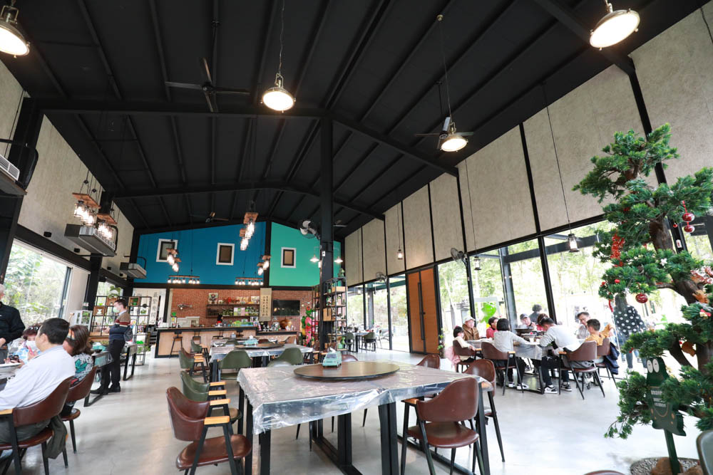 南投埔里美食｜有水居創意餐坊。青蛙主題景觀餐廳、南投寵物友善餐廳、桃米親水公園旁