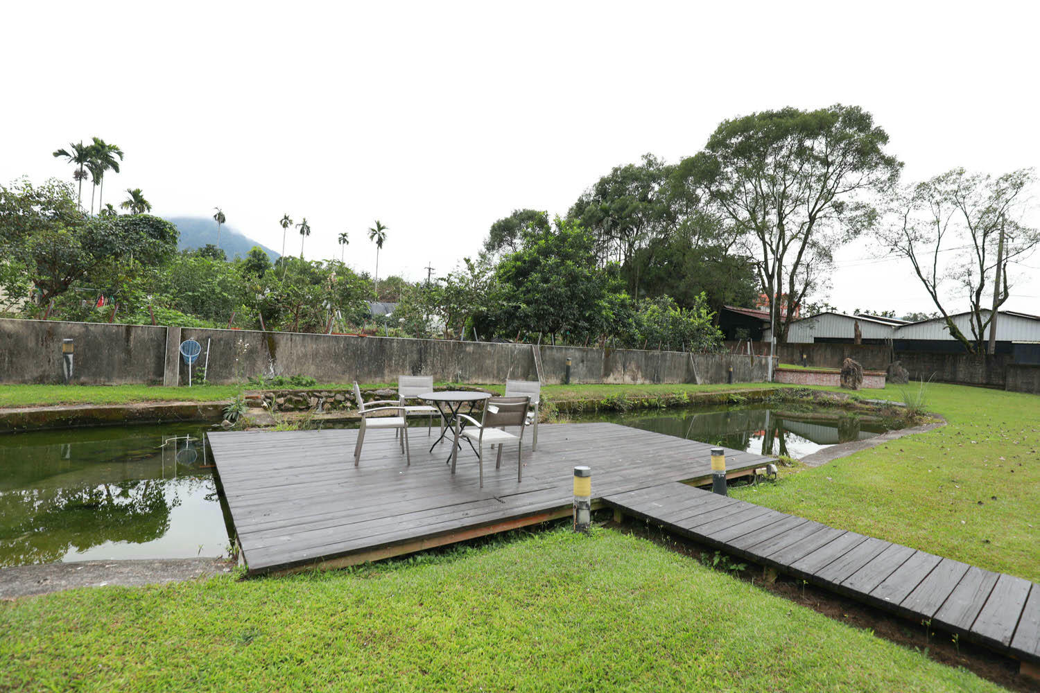 南投埔里｜享想旅宿 REVEL VILLA 。南投寵物友善民宿、溫馨舒適的美式現代風建築、綠意盎然大草皮