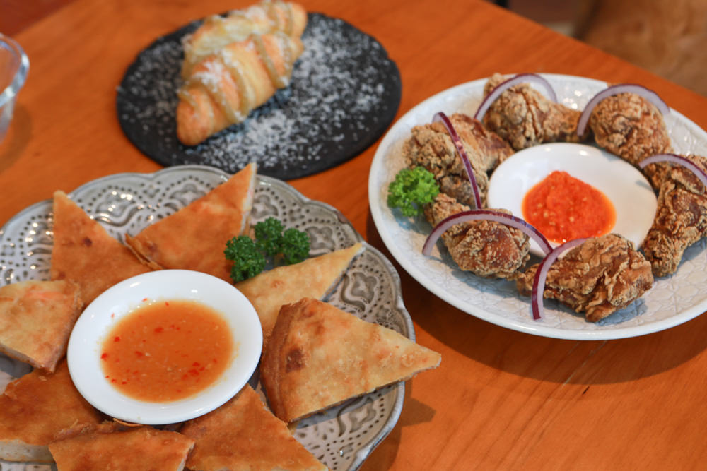 墾丁恆春美食|肥貓南洋餐室。寵物友善餐廳、自然森林系南洋餐廳、叻沙麵&海南雞飯必吃 - 第9張圖 墾丁恆春美食|肥貓南洋餐室。寵物友善餐廳、自然森林系南洋餐廳、叻沙麵&海南雞飯必吃