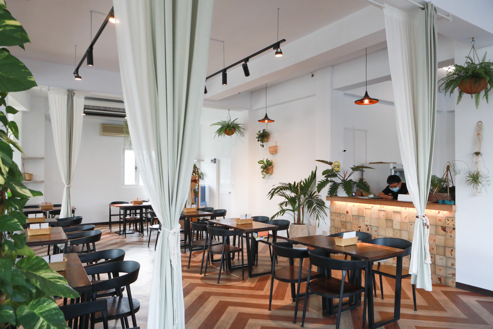 墾丁恆春美食|肥貓南洋餐室。寵物友善餐廳、自然森林系南洋餐廳、叻沙麵&海南雞飯必吃 - 第8張圖 墾丁恆春美食|肥貓南洋餐室。寵物友善餐廳、自然森林系南洋餐廳、叻沙麵&海南雞飯必吃