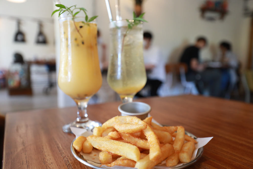 屏東墾丁滿洲美食|吳物。隱藏在滿洲小巷弄中的古物玩具選物老宅文青咖啡廳、寵物友善餐廳 - 第15張圖 屏東墾丁滿洲美食|吳物。隱藏在滿洲小巷弄中的古物玩具選物老宅文青咖啡廳、寵物友善餐廳