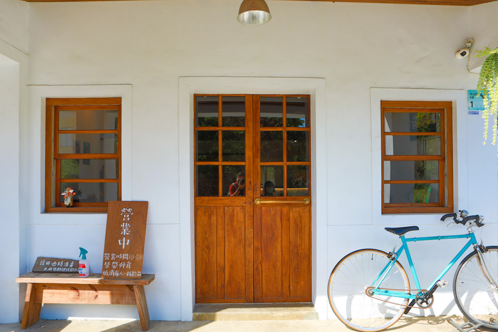 屏東墾丁滿洲美食|吳物。隱藏在滿洲小巷弄中的古物玩具選物老宅文青咖啡廳、寵物友善餐廳 - 第3張圖 屏東墾丁滿洲美食|吳物。隱藏在滿洲小巷弄中的古物玩具選物老宅文青咖啡廳、寵物友善餐廳