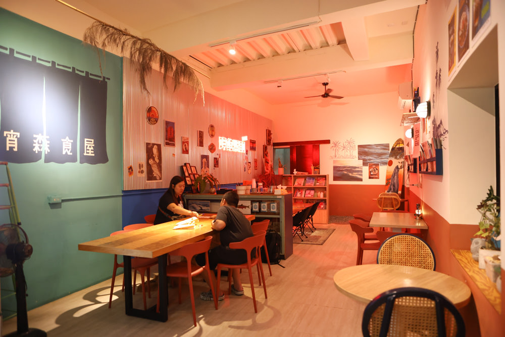 墾丁恆春美食|夜宵森食屋。寵物友善餐廳、墾丁沖繩風格小店、墾丁宵夜、蚵仔魯肉飯 - 第7張圖 墾丁恆春美食|夜宵森食屋。寵物友善餐廳、墾丁沖繩風格小店、墾丁宵夜、蚵仔魯肉飯