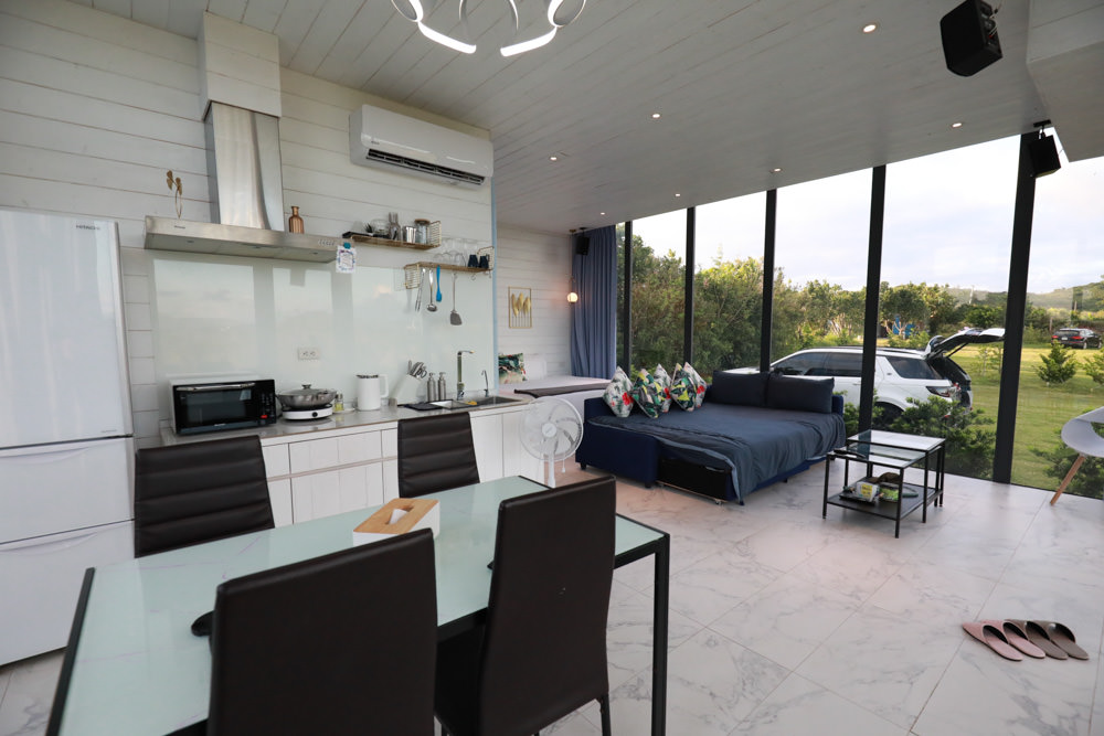 墾丁民宿｜墾丁秘密藍雙人獨棟包棟泳池Villa、毛小孩寵物友善民宿、無邊際大草皮、戲水池