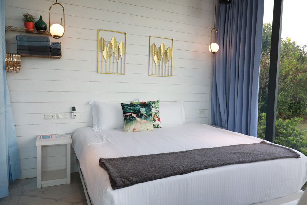 墾丁民宿｜墾丁秘密藍雙人獨棟包棟泳池Villa、毛小孩寵物友善民宿、無邊際大草皮、戲水池