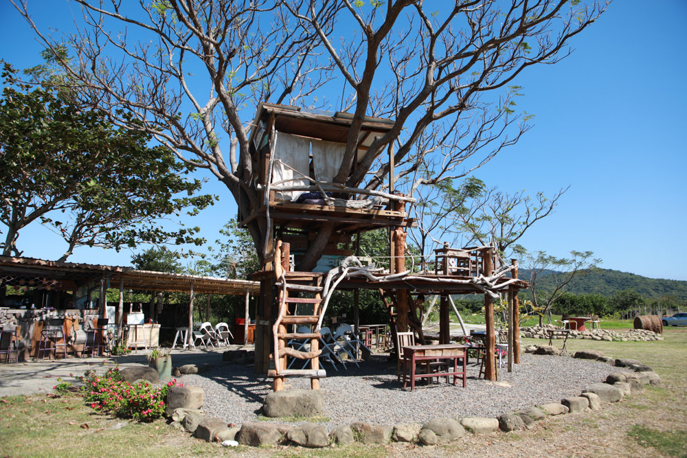 屏東墾丁滿洲秘境｜開門見山樹屋咖啡 。寵物友善餐廳、樹屋景觀咖啡廳、隱身鄉野溪邊的墾丁私房景點