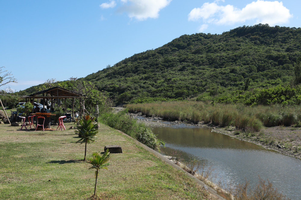 屏東墾丁滿洲秘境｜開門見山樹屋咖啡 。寵物友善餐廳、樹屋景觀咖啡廳、隱身鄉野溪邊的墾丁私房景點