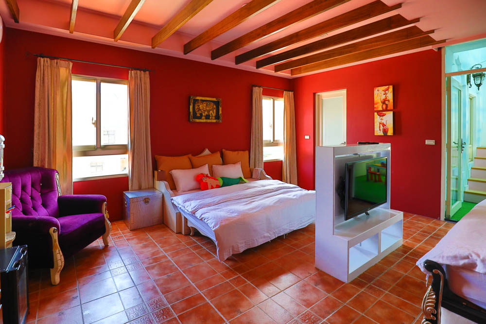 宜蘭夏爾迦民宿｜寵物友善、親子房溜滑梯、網美風情中東異國風情城堡、無菜單創意異國料理、中東特色早餐