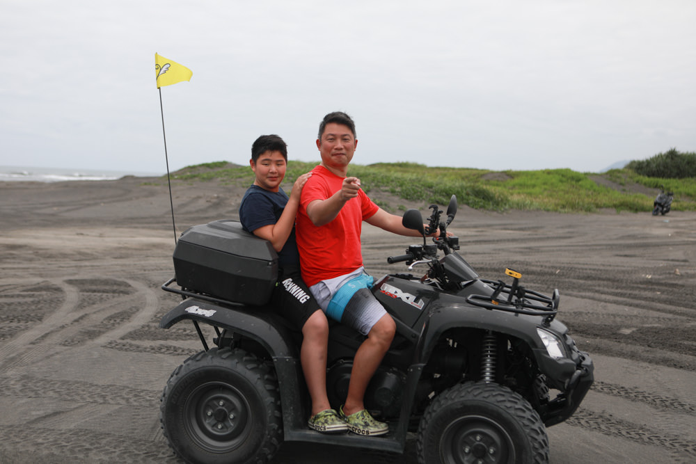 宜蘭五結｜海角魯魯Wavelulu獨木舟SUP、沙灘車暢遊蘭陽溪祕境（夏爾迦民宿代報名有優惠）