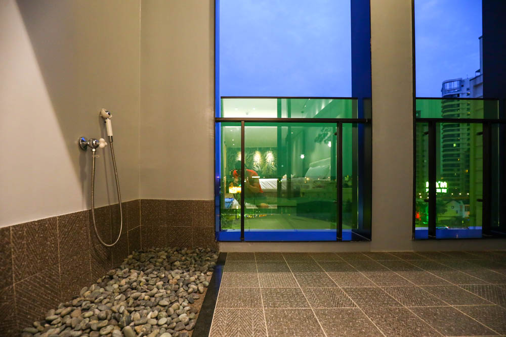 高雄楠梓｜多野樂旅館Dogether Hotel。寵物友善旅館、寵物友善餐廳、寵物游泳池