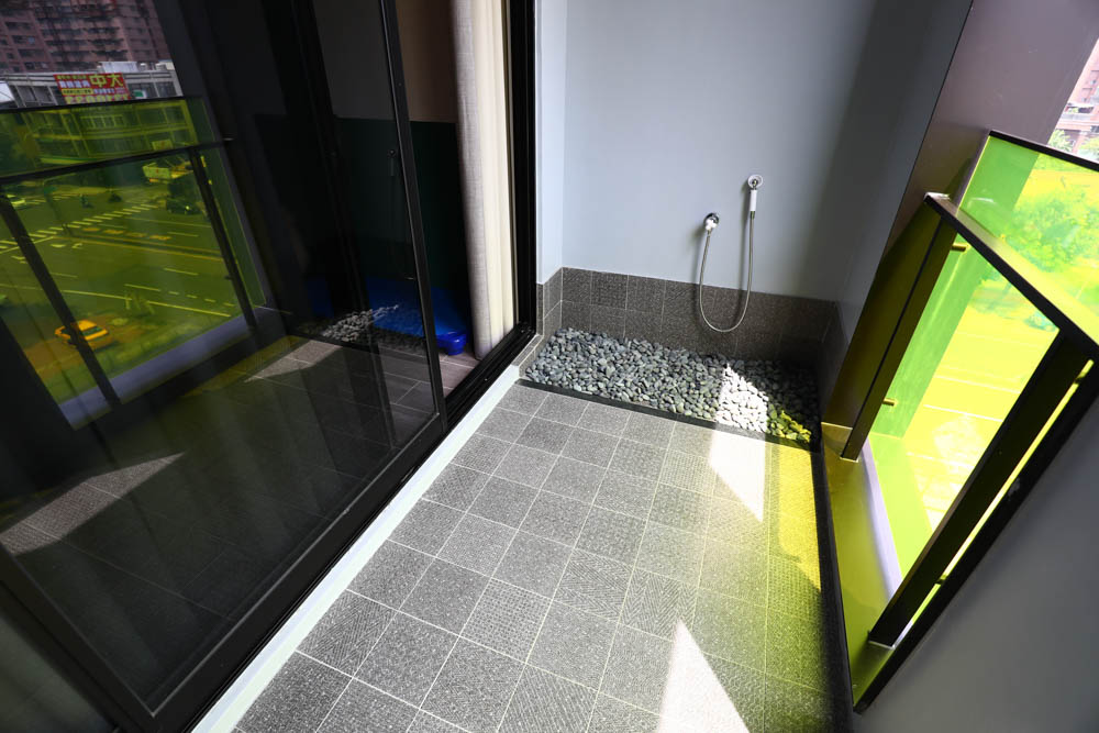 高雄楠梓｜多野樂旅館Dogether Hotel。寵物友善旅館、寵物友善餐廳、寵物游泳池