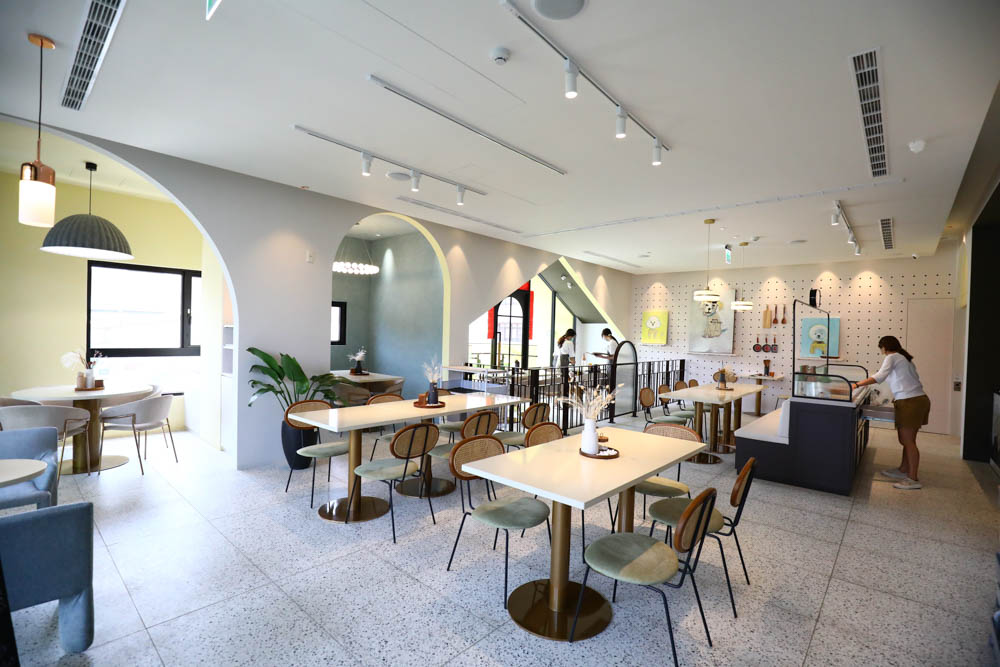 高雄楠梓｜多野樂旅館Dogether Hotel。寵物友善旅館、寵物友善餐廳、寵物游泳池