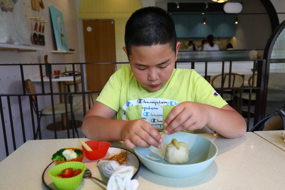 高雄楠梓｜多野樂旅館Dogether Hotel。寵物友善旅館、寵物友善餐廳、寵物游泳池