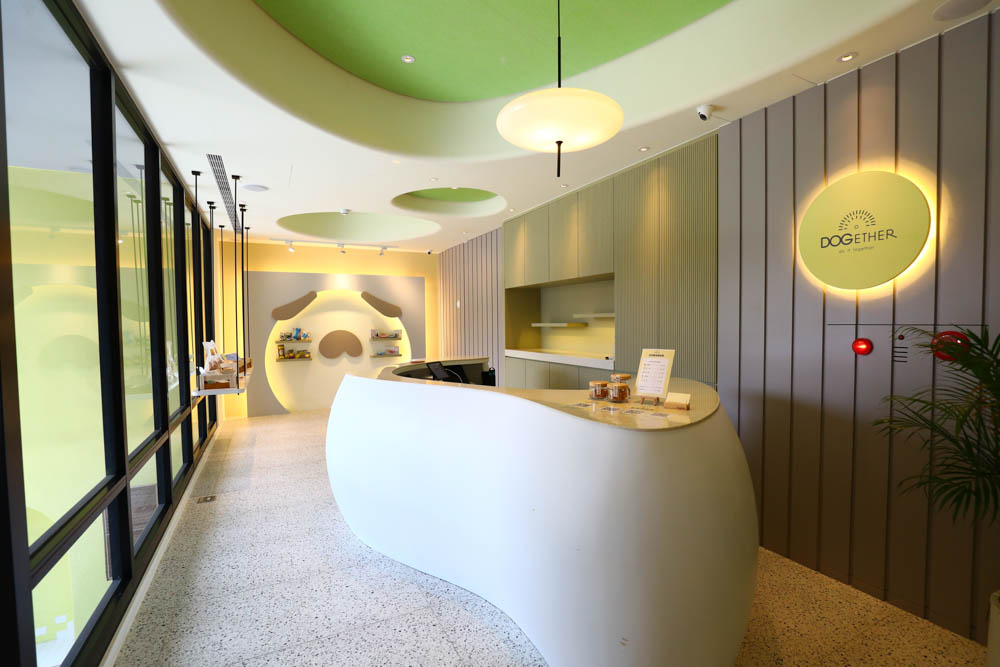 高雄楠梓｜多野樂旅館Dogether Hotel。寵物友善旅館、寵物友善餐廳、寵物游泳池