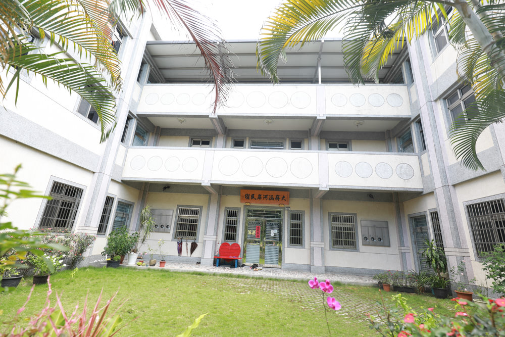 桃園大溪。大嵙涵河岸民宿 。自行車友善旅宿。寵物友善部分以小型犬關籠為主、月眉休閒農業園區