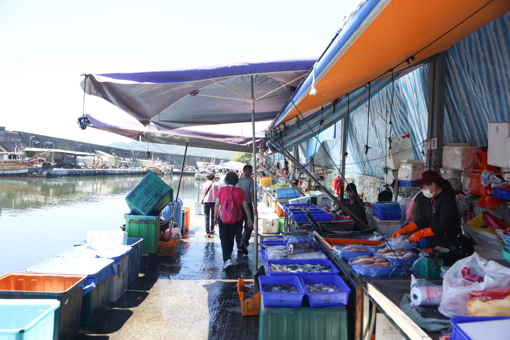 宜蘭頭城景點｜大溪漁港。漁夫市集新鮮海鮮、採買漁獲超新鮮、龍蝦戰車螃蟹生猛海鮮