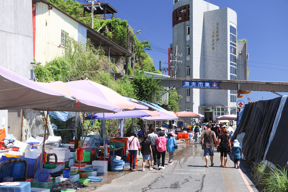 宜蘭頭城景點｜大溪漁港。漁夫市集新鮮海鮮、採買漁獲超新鮮、龍蝦戰車螃蟹生猛海鮮
