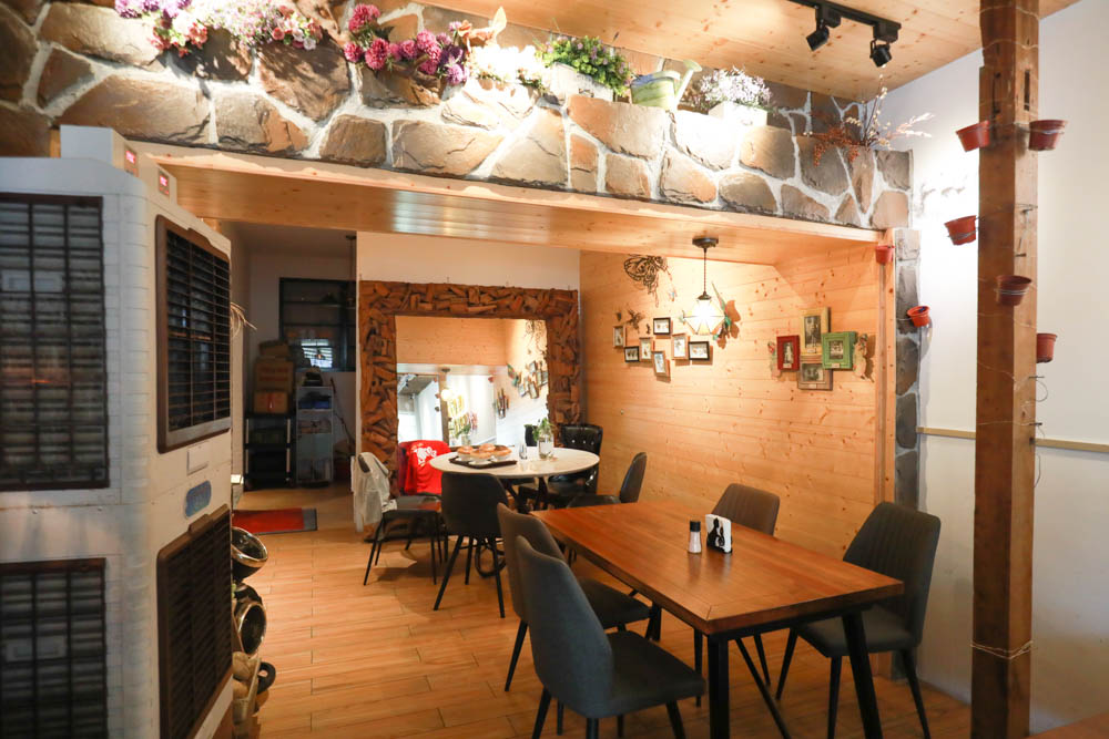 花蓮美食｜好好洋食。花蓮寵物友善餐廳、美國牛排、自助式蔬食沙拉吧、異國米飯套餐料理