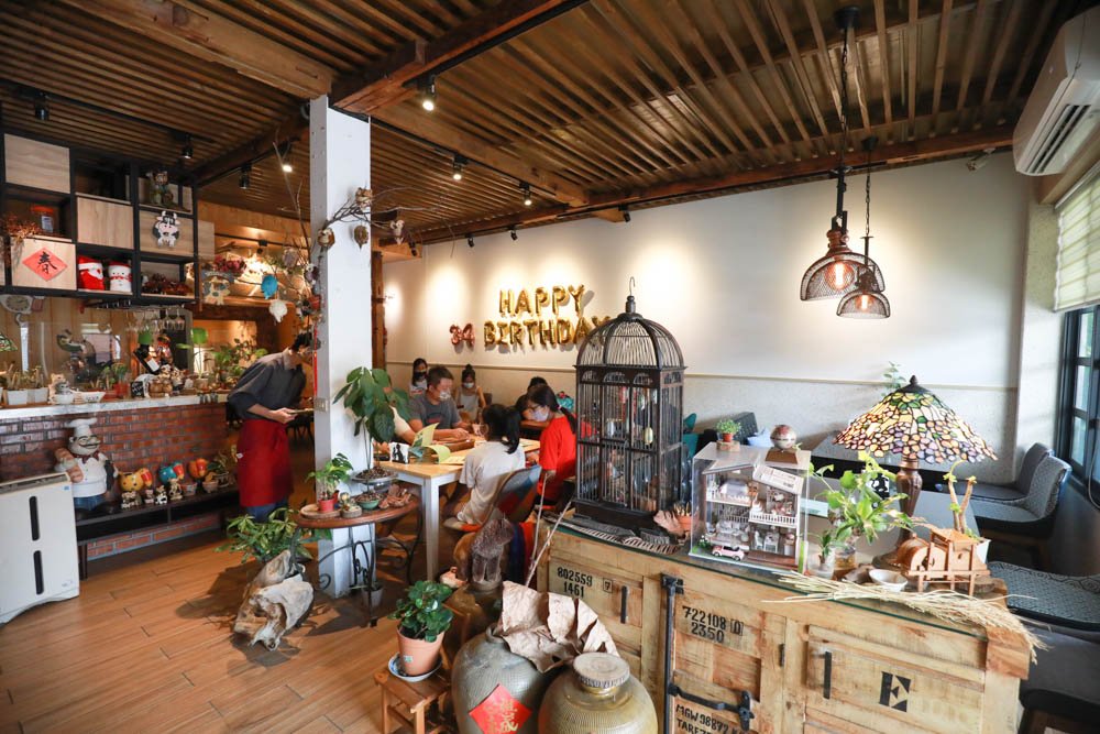 花蓮美食｜好好洋食。花蓮寵物友善餐廳、美國牛排、自助式蔬食沙拉吧、異國米飯套餐料理