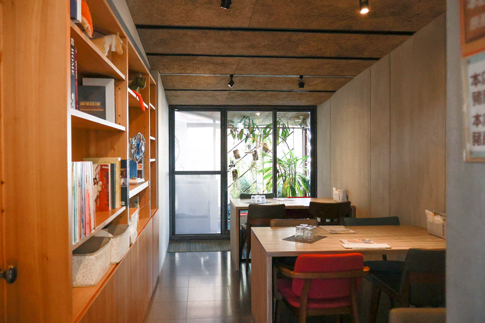 宜蘭美食｜向陽早午餐。寵物友善餐廳、森林系老屋咖啡廳、氛圍感十足的日式飯糰！！