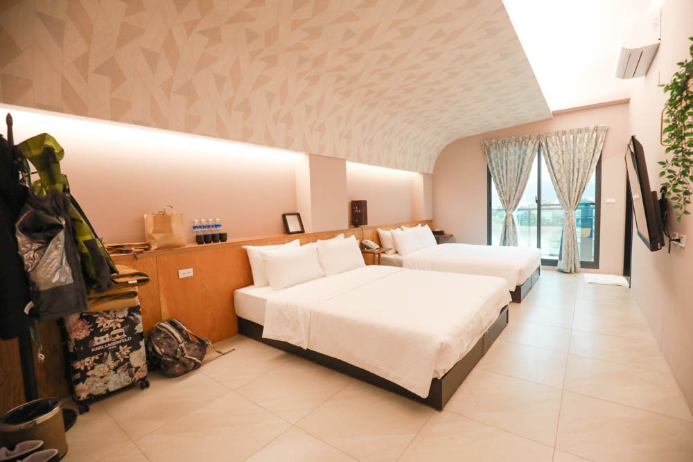 宜蘭礁溪民宿｜蒔裳秝景 Chance Villa 262。佇立於稻田中的絕美清水模民宿、寵物友善民宿、宜蘭包棟民宿