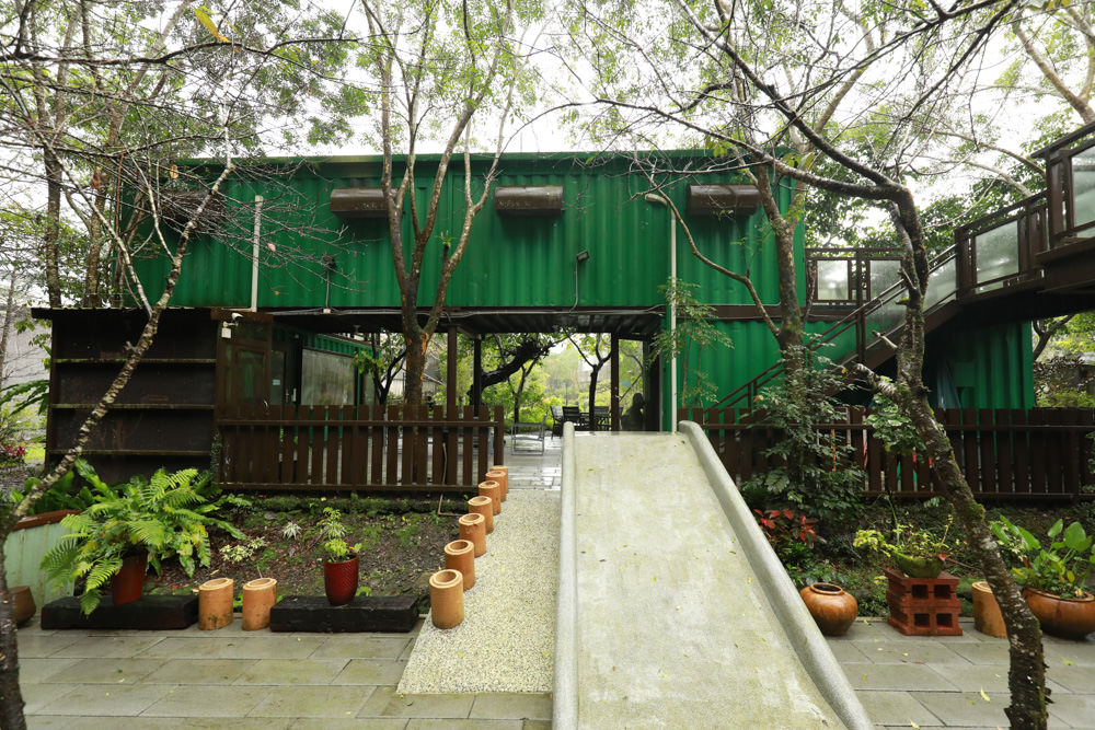 宜蘭礁溪住宿推薦｜有朋會館-溪山間的寶盒。寵物友善民宿、絕美森林系villa民宿